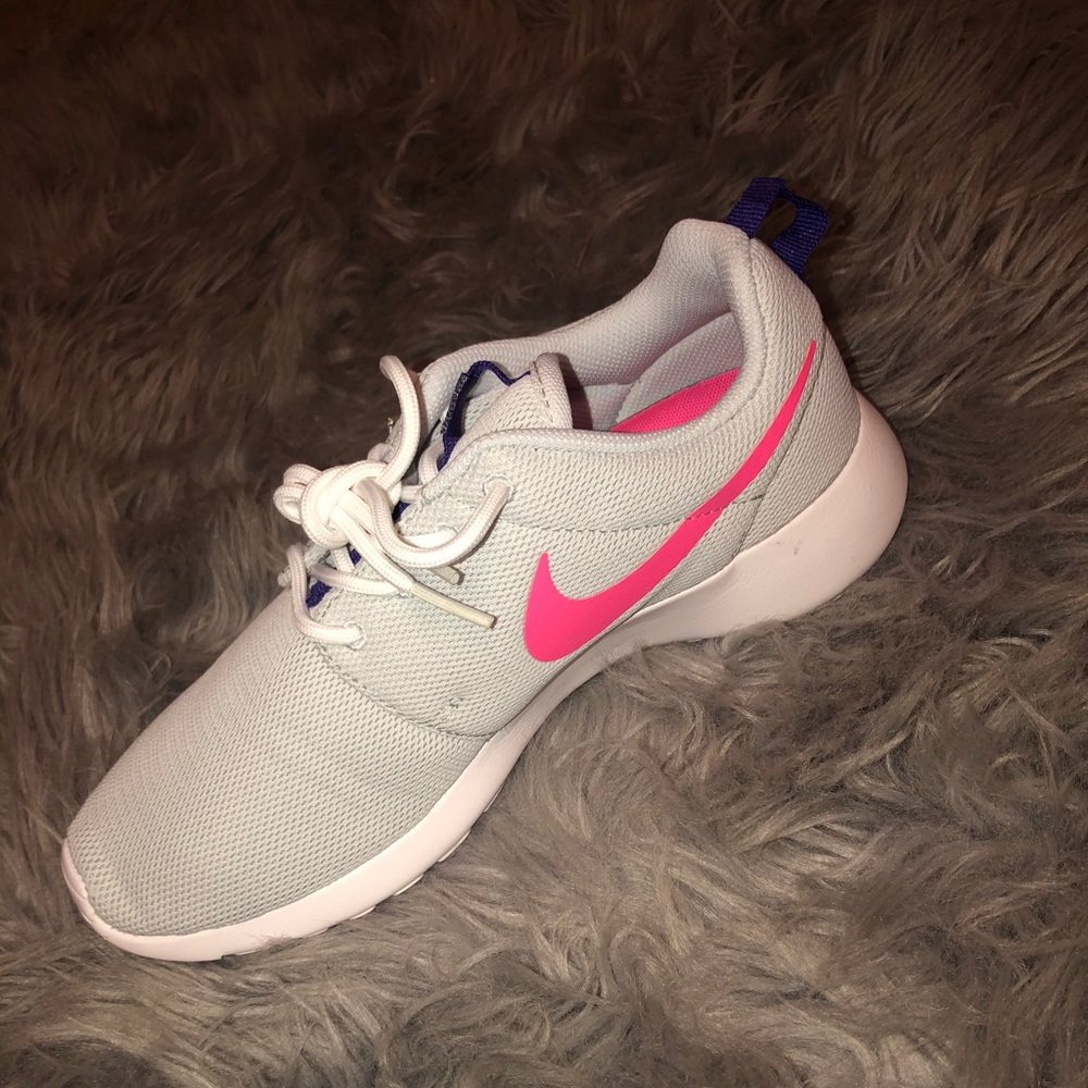 NIKE SHOES/SNEAKERS